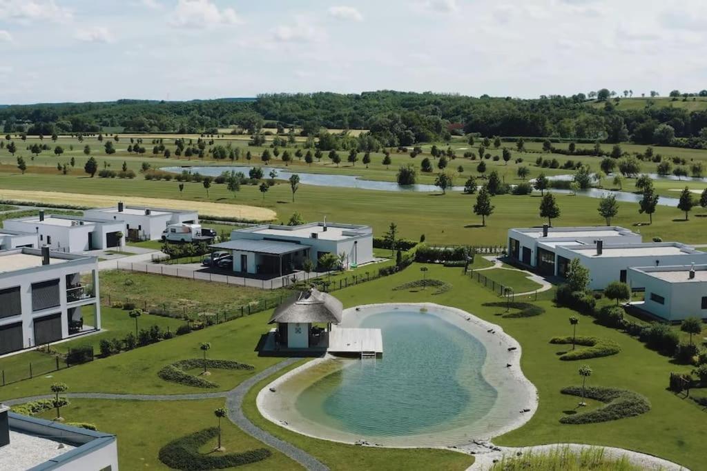 Luxus Appartement Am Golfplatz Und Therme Lutzmannsburg Zsira Esterno foto